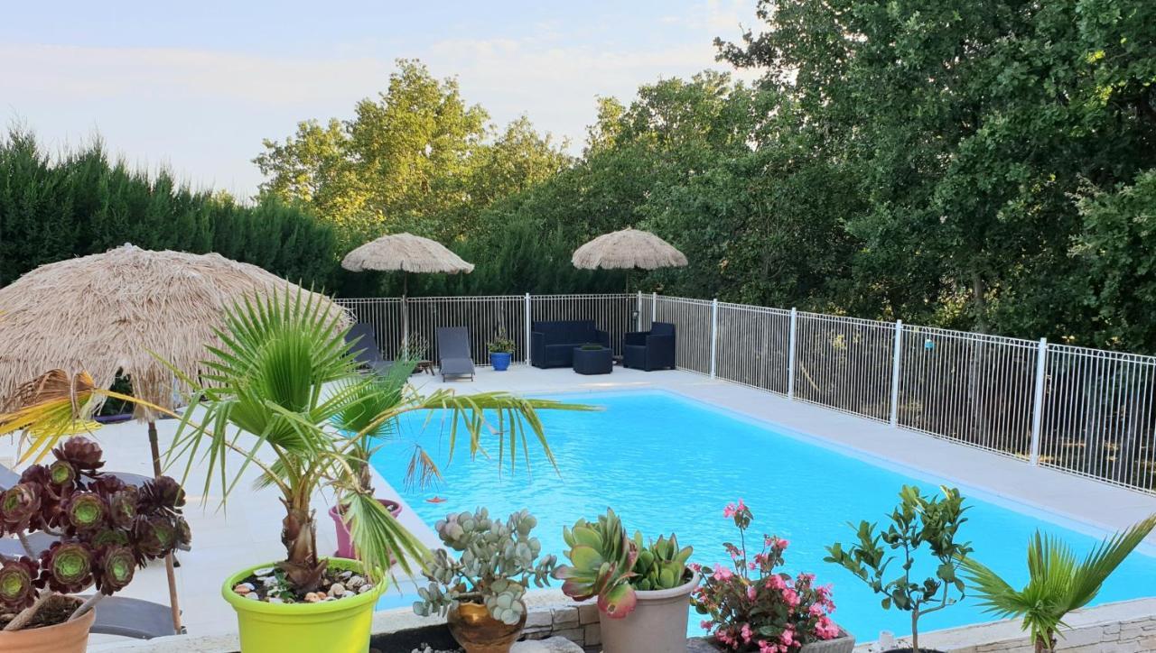 Le Clos Du Grand Chene - Gites 4 Etoiles - Saint-Marcel-d'Ardeche Экстерьер фото