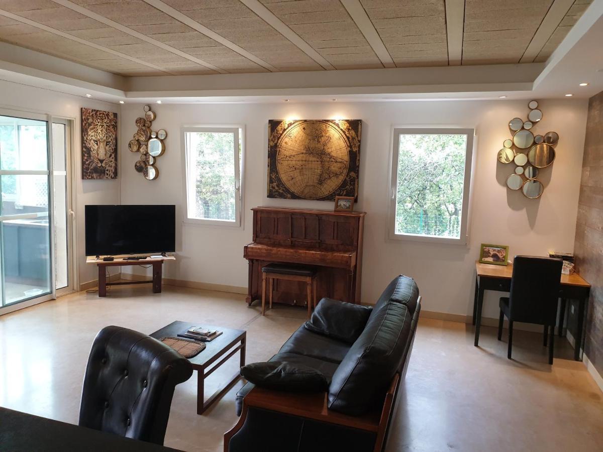Le Clos Du Grand Chene - Gites 4 Etoiles - Saint-Marcel-d'Ardeche Экстерьер фото