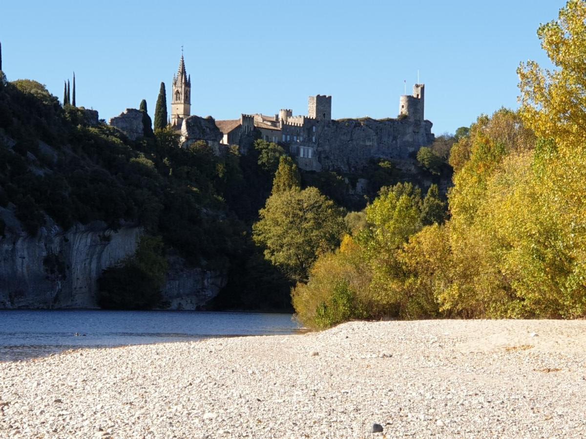 Le Clos Du Grand Chene - Gites 4 Etoiles - Saint-Marcel-d'Ardeche Экстерьер фото